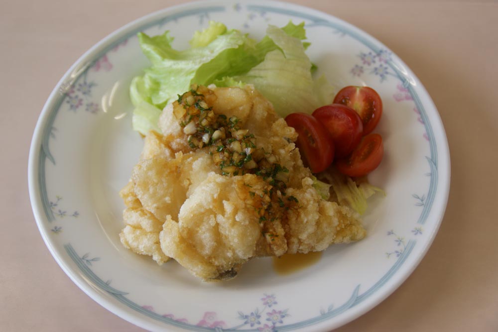 魚の唐揚げ和風ソースかけ