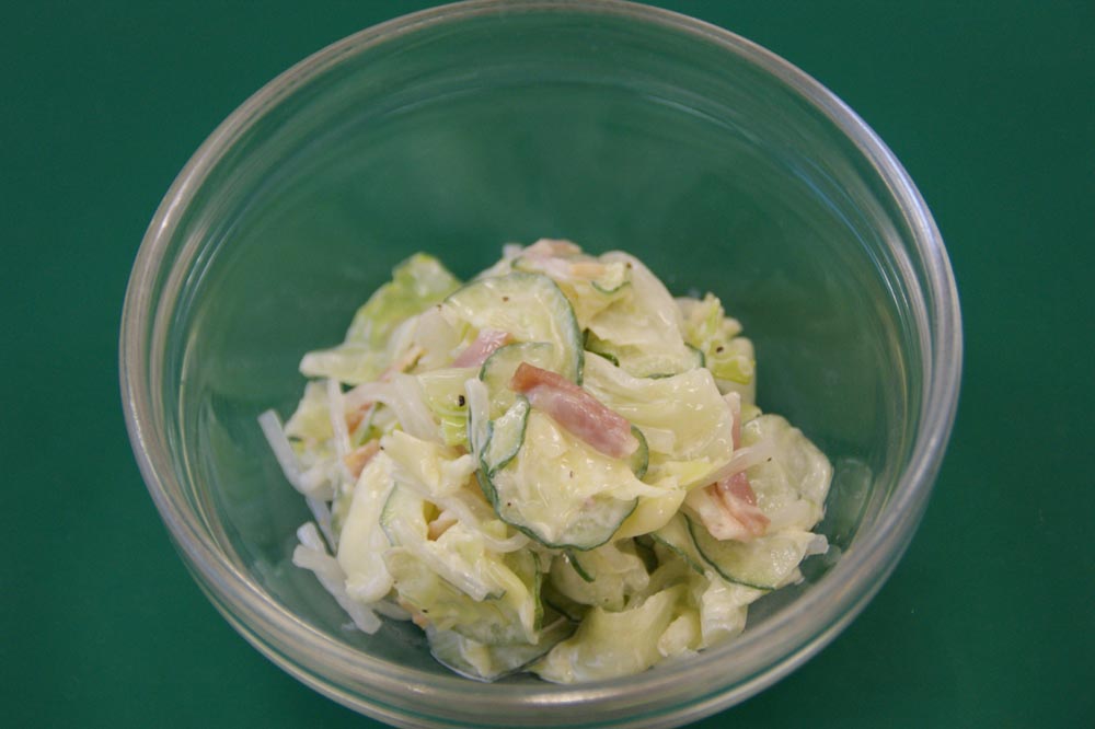 胡瓜とベーコンの春雨サラダ