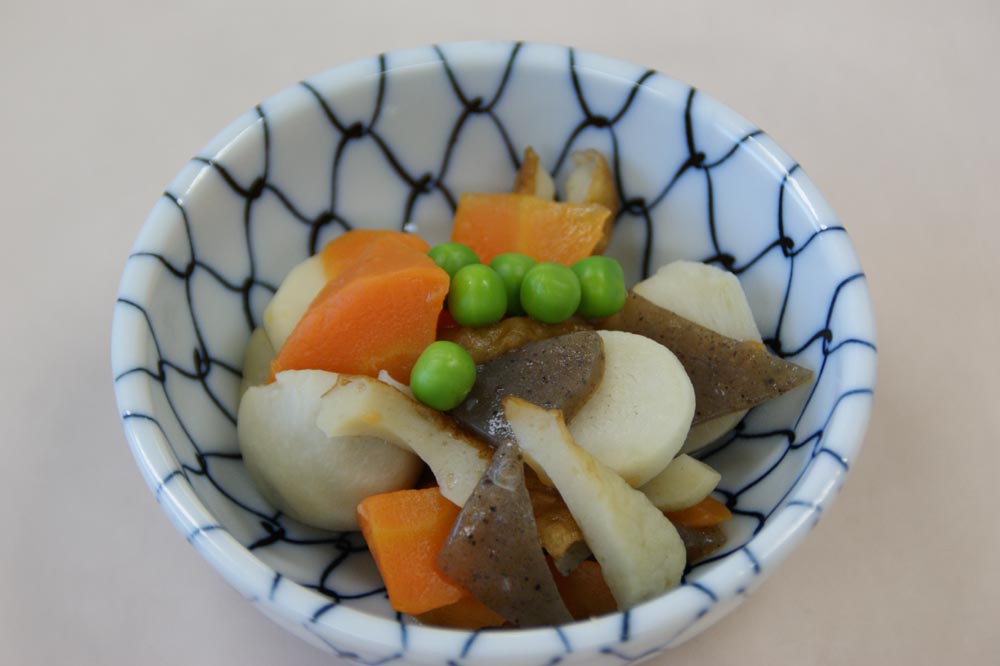 里芋と竹輪の煮物