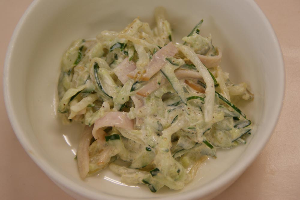 もやしと胡瓜の胡麻マヨネーズサラダ