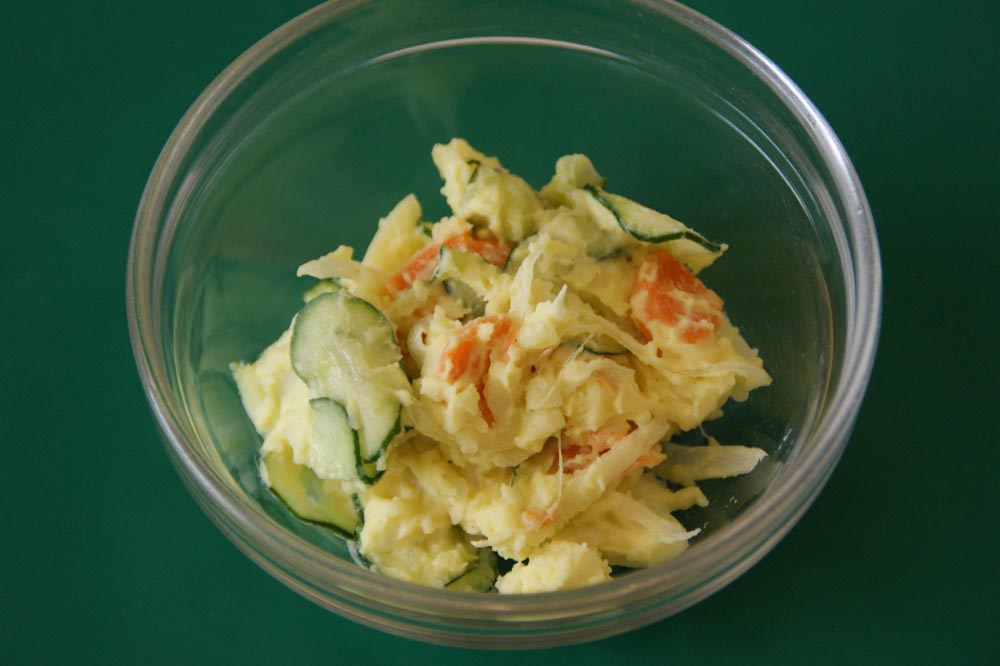 カレー粉入りポテトサラダ