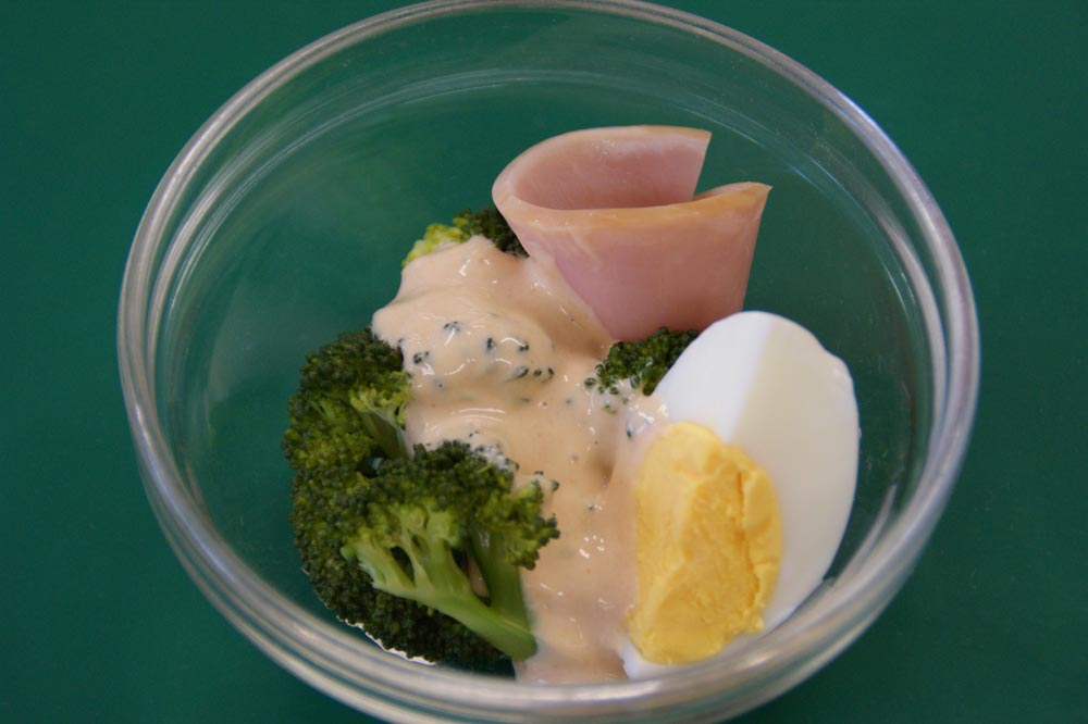 ブロッコリーと卵のサラダ