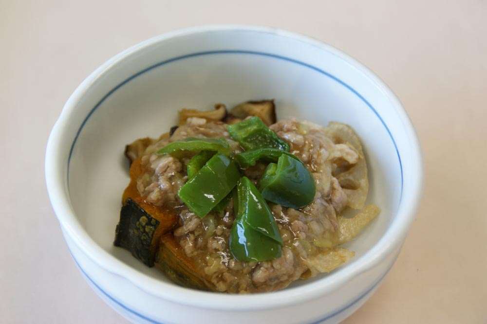 揚げ野菜のそぼろあんかけ